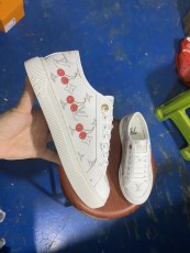 ルイヴィトン靴 LOUIS VUITTON 2025新作 スニーカー