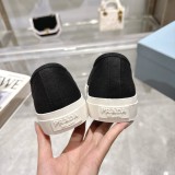プラダ靴 PRADA 2025新作 ラウンドトゥのキャンバスシューズ