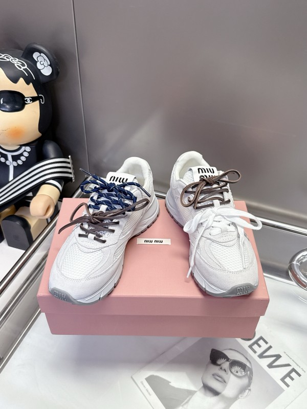 ミュウミュウ靴 Miu Miu 2025新作 スニーカー