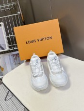 ルイヴィトン靴 LOUIS VUITTON 2025新作 スニーカー