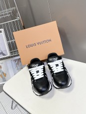 ルイヴィトン靴 LOUIS VUITTON 2025新作 スニーカー