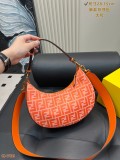 フェンディバッグ FENDI 2025新作 スリングバッグ