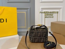 フェンディバッグ FENDI 2025新作 ミニバッグ