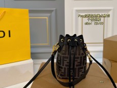 フェンディバッグ FENDI 2025新作 バケットバッグ