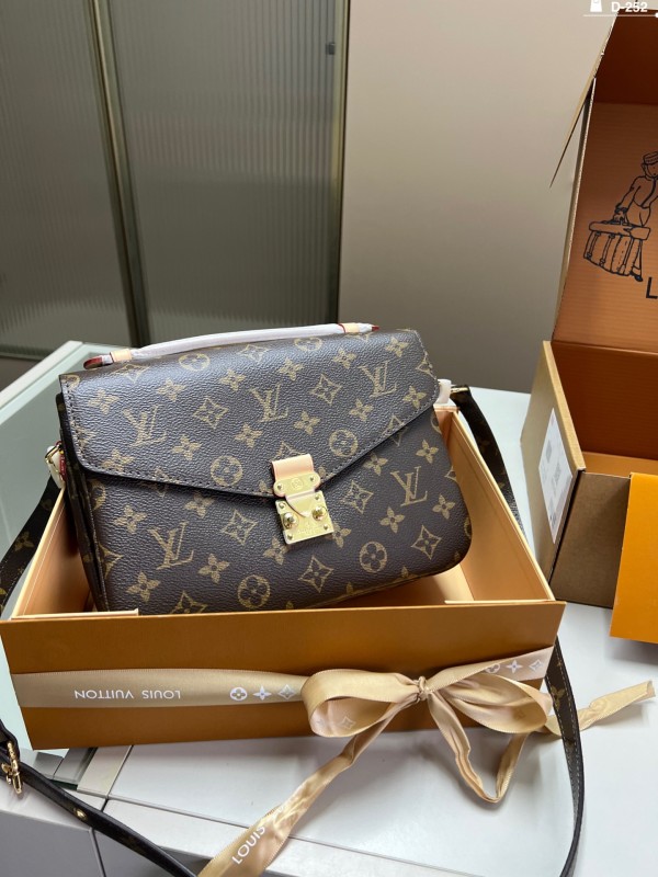 ルイヴィトンバッグ LOUIS VUITTON 2025新作 メッセンジャーバッグ