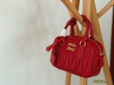 ミュウミュウバッグ Miu Miu 2025新作 ハンドバッグ