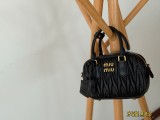 ミュウミュウバッグ Miu Miu 2025新作 ハンドバッグ