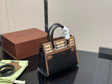 バーバリーバッグ BURBERRY 2025新作 トートバッグ