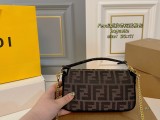 フェンディバッグ FENDI 2025新作 ショルダーバッグ