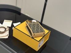 フェンディバッグ FENDI 2025新作 ショルダーバッグ
