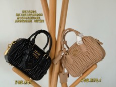 ミュウミュウバッグ Miu Miu 2025新作 ハンドバッグ