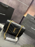 サンローランバッグ Yves Saint Laurent 2025新作 エンベロープバッグ