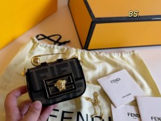 フェンディバッグ FENDI 2025新作 ミニバッグ