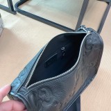 グッチバッグ GUCCI 2025新作 メッセンジャーバッグ