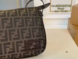 フェンディバッグ FENDI 2025新作 ショルダーバッグ