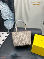 フェンディバッグ FENDI 2025新作 トートバッグ