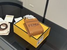 フェンディバッグ FENDI 2025新作 ショルダーバッグ