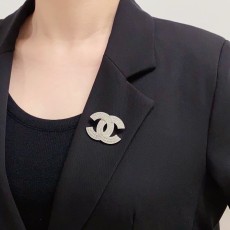 シャネルブローチ CHANEL 2025新作 ブローチ
