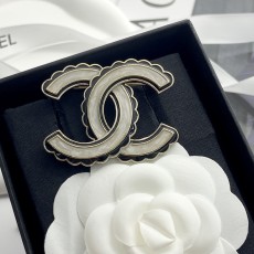 シャネルブローチ CHANEL 2025新作 ブローチ