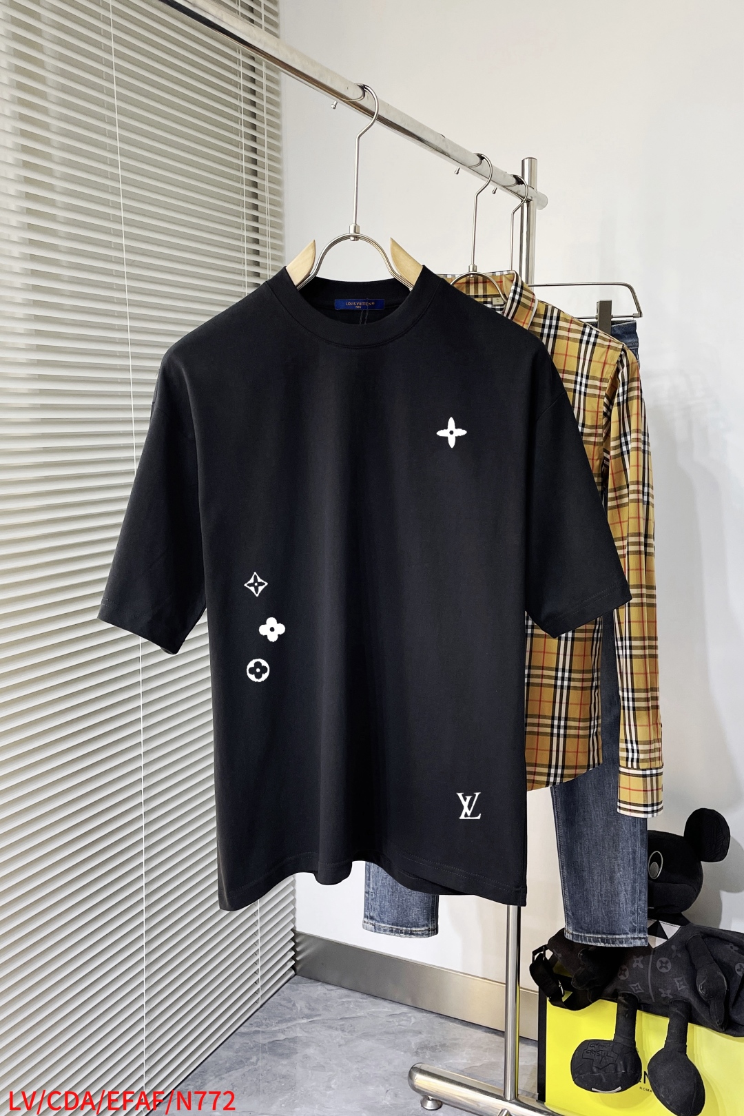 ルイヴィトン服 LOUIS VUITTON 2025x新作 Tシャツ