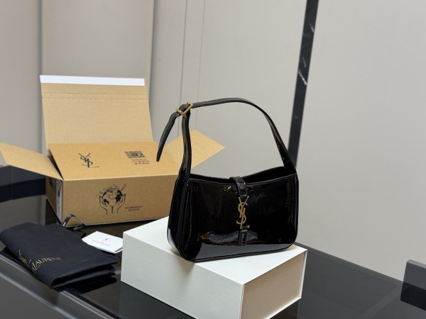 サンローランバッグ Yves Saint Laurent 2025新作 ショルダーバッグ