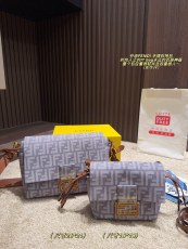 フェンディバッグ FENDI 2025新作 ハンドバッグ