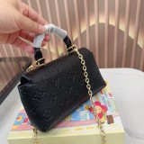 ルイヴィトンバッグ LOUIS VUITTON 2025新作 メッセンジャーバッグ