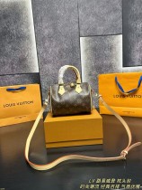 ルイヴィトンバッグ LOUIS VUITTON 2025新作 ハンドバッグ ルイヴィトンバッグ LOUIS VUITTON 2025新作 ハンドバッグ