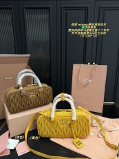 ミュウミュウバッグ Miu Miu 2025新作 ショルダーバッグ