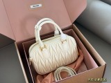 ミュウミュウバッグ Miu Miu 2025新作 スリングバッグ