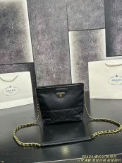プラダバッグ PRADA 2025新作 スリングバッグ