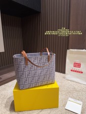 フェンディバッグ FENDI 2025新作 トートバッグ