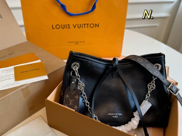 ルイヴィトンバッグ LOUIS VUITTON 2025新作 ショルダーバッグ