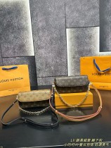 ルイヴィトンバッグ LOUIS VUITTON 2025新作 ショルダーバッグ ルイヴィトンバッグ LOUIS VUITTON 2025新作 ショルダーバッグ