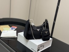 プラダバッグ PRADA 2025新作 ショルダーバッグ
