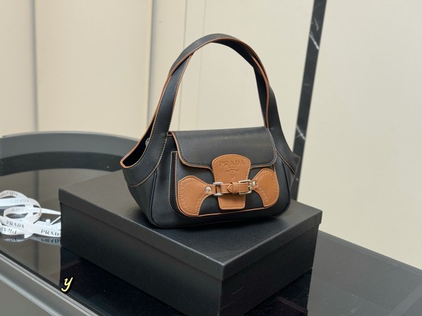 プラダバッグ PRADA 2025新作 ショルダーバッグ