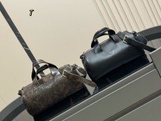 プラダバッグ PRADA 2025新作 スリングバッグ