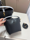サンローランバッグ Yves Saint Laurent 2025新作 バケットバッグ