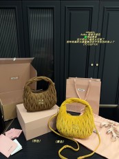 ミュウミュウバッグ Miu Miu 2025新作 ハンドバッグ