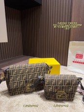 フェンディバッグ FENDI 2025新作 ハンドバッグ