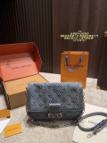 ルイヴィトンバッグ LOUIS VUITTON 2025新作 スリングバッグ