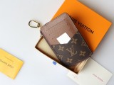 ルイヴィトン財布 LOUIS VUITTON 2025新作 パスケース