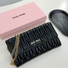 ミュウミュウ財布 Miu Miu 2025新作 財布