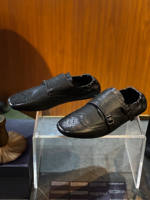 プラダ靴 PRADA 2025新作 カジュアルシューズ