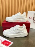 ヴァレンティノ靴 VALENTINO 2025新作 スニーカー