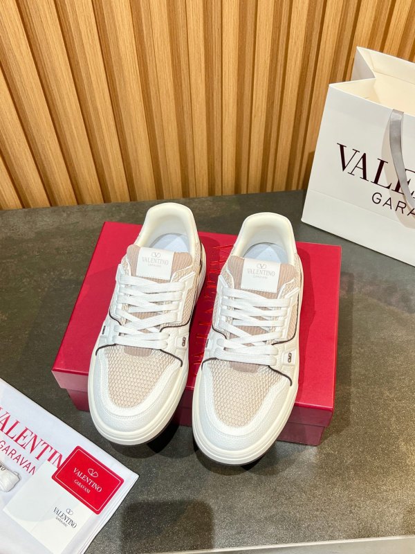 ヴァレンティノ靴 VALENTINO 2025新作 スニーカー