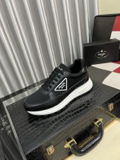 プラダ靴 PRADA 2025新作 カジュアルシューズ