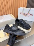 ヴァレンティノ靴 VALENTINO 2025新作 スニーカー