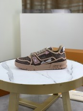 ルイヴィトン靴 LOUIS VUITTON 2025新作 カジュアルシューズ