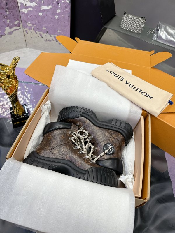 ルイヴィトン靴 LOUIS VUITTON 2025新作 キャンバスシューズ